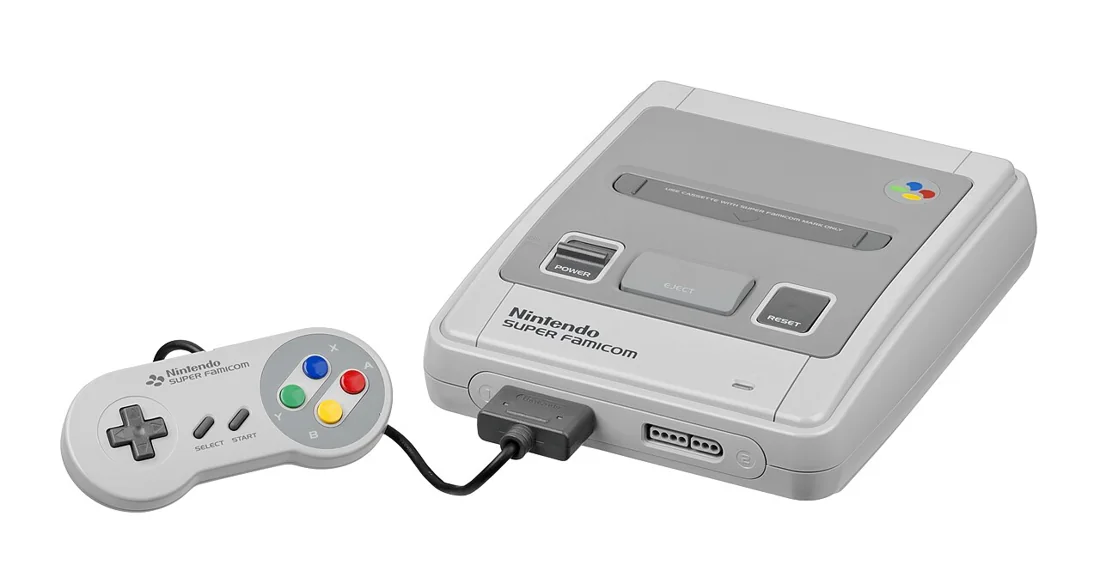 Super Nintendo no formato Super Famicom, o mesmo do brasileiro