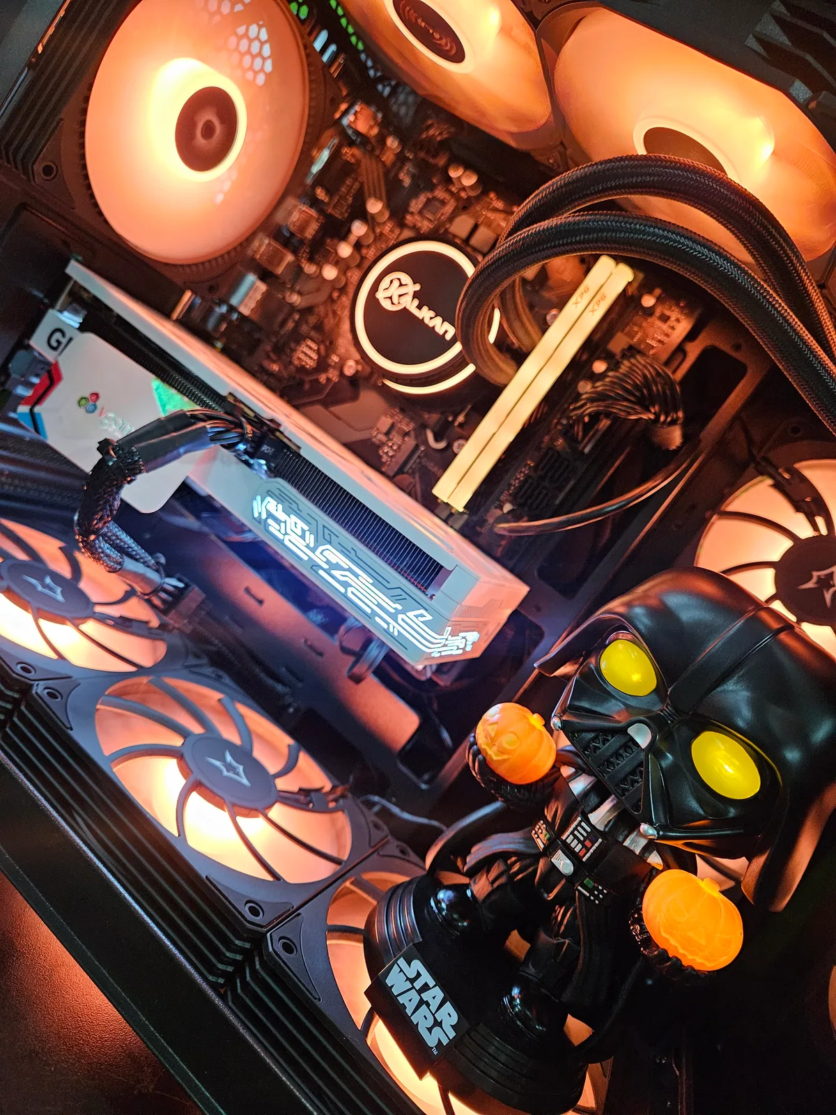PC gamer custom com tema Star Wars e fans RGB laranja - VGamer Sorocaba